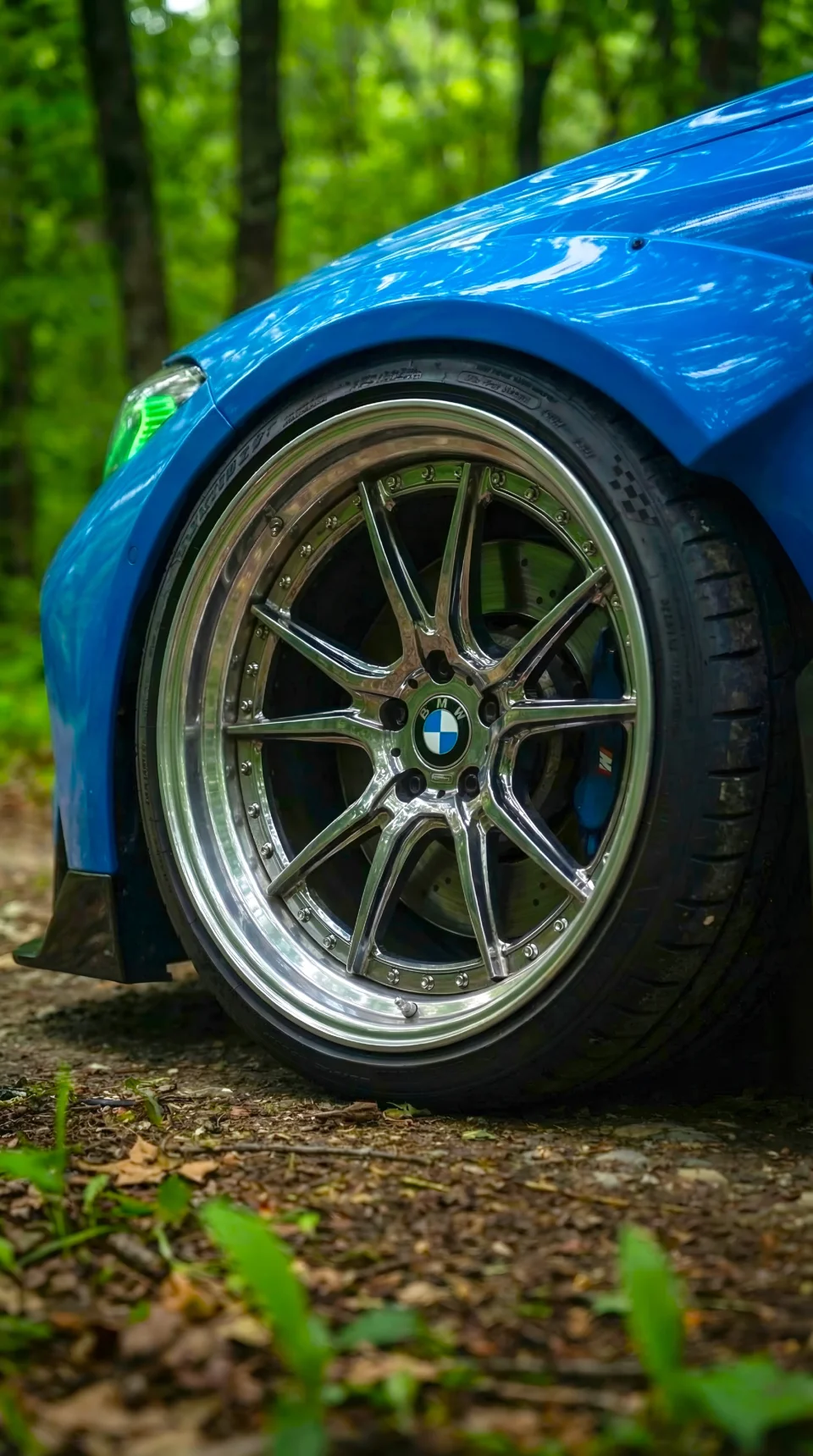 Close Up To The Rim 4K Phone Wallpaper - Cars wallpaper - 4K