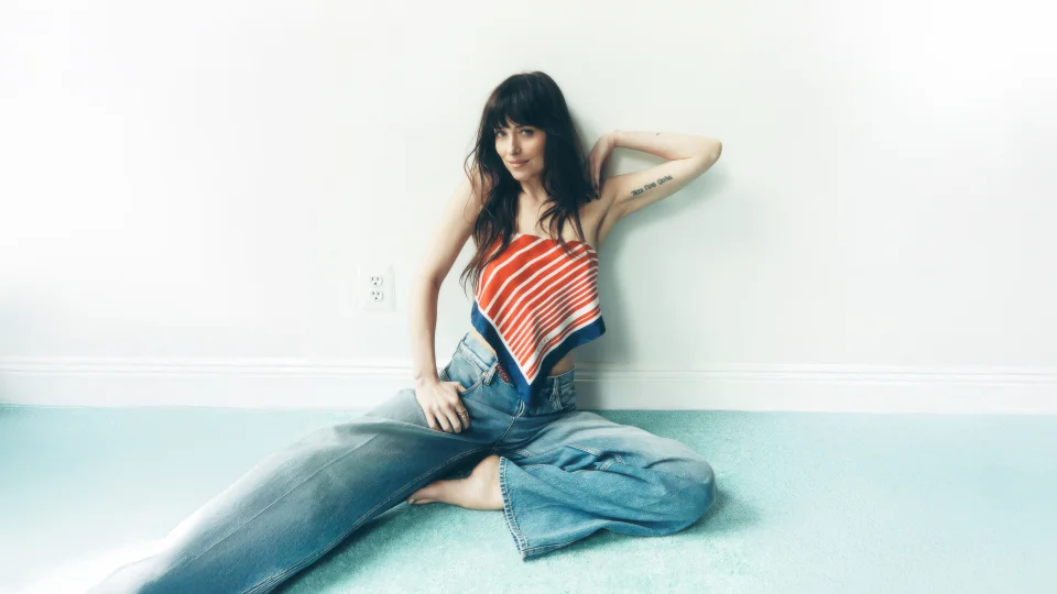 Dakota Johnson 4K Wallpaper Red Striped Scarf Top & Denim... - Celebrities wallpaper - 4K