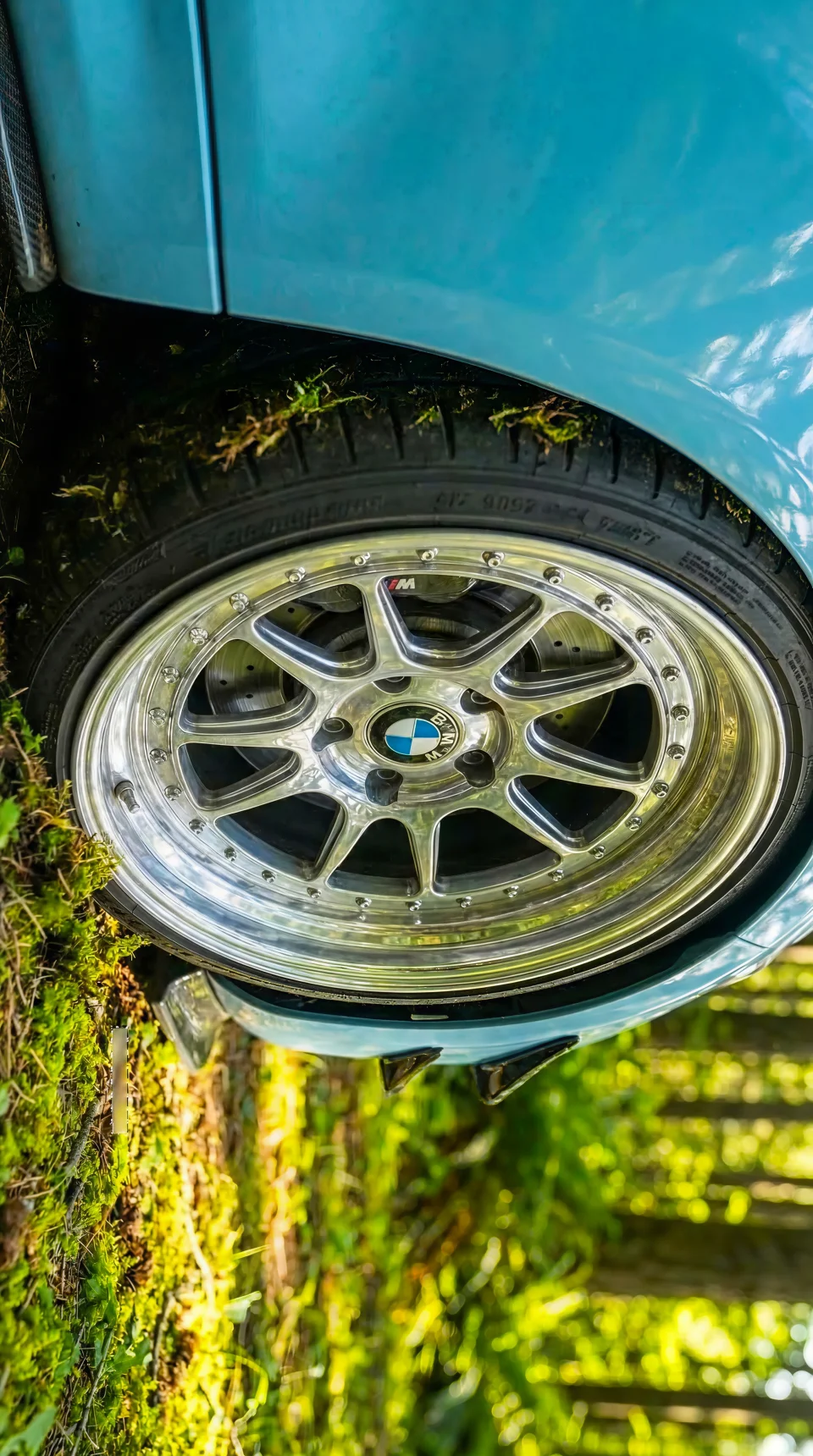 Extreme Close Up To The Rim 4K Phone Wallpaper - Cars wallpaper - 4K