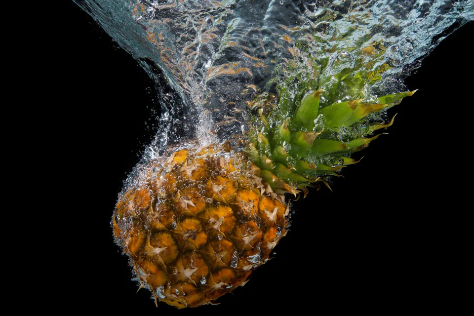 Pineapple Water Splash 4K Wallpaper - Food wallpaper - 4K